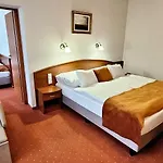 汉加罗斯帕温泉酒店 3* Hajdúszoboszló